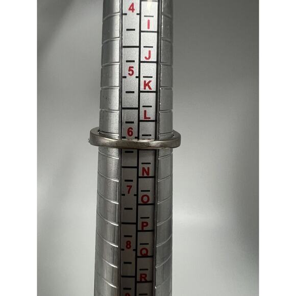 Gorgeous 10k White Gold Diamonds Ring 0.25 CT , Size 6 - Picture 4 of 16